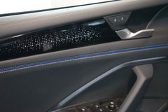 VW Tiguan 1.5 eTSI R-Line | Pano | AHK | 20" VW Tiguan 1.5 eTSI R-Line | Pano | AHK | 20"