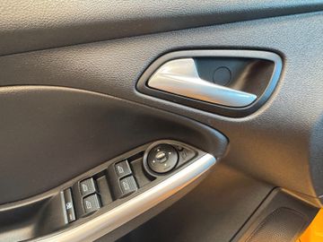 MYAUTOCENTER – Gebraucht- und Jahreswagen mit Werkstattservice in Pfaffenhofen Ford Focus *RECARO*SPORT*SitzHZ*2-ZONEN*TÜV 0127*