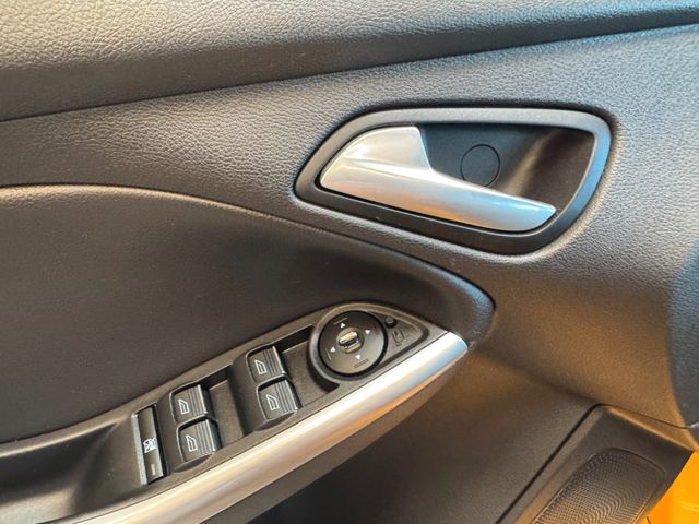 MYAUTOCENTER – Gebraucht- und Jahreswagen mit Werkstattservice in Pfaffenhofen Ford Focus *RECARO*SPORT*SitzHZ*2-ZONEN*TÜV 0127*
