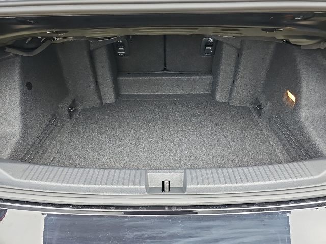 Fahrzeugabbildung Volkswagen T-Roc Cabriolet MOVE 1,5 TSI DSG BEATS KAMERA KE