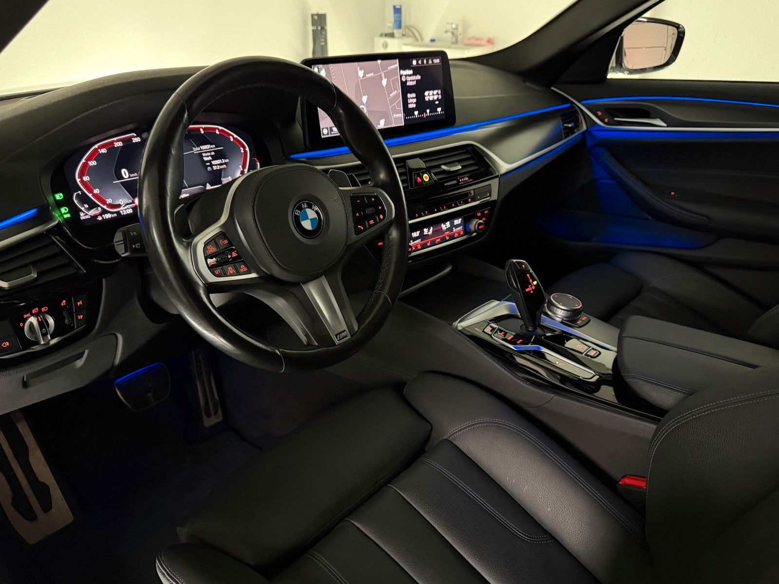Fahrzeugabbildung BMW 530 d xDrive M SPORT/LASER/HuD/eGSD/FACELIFT
