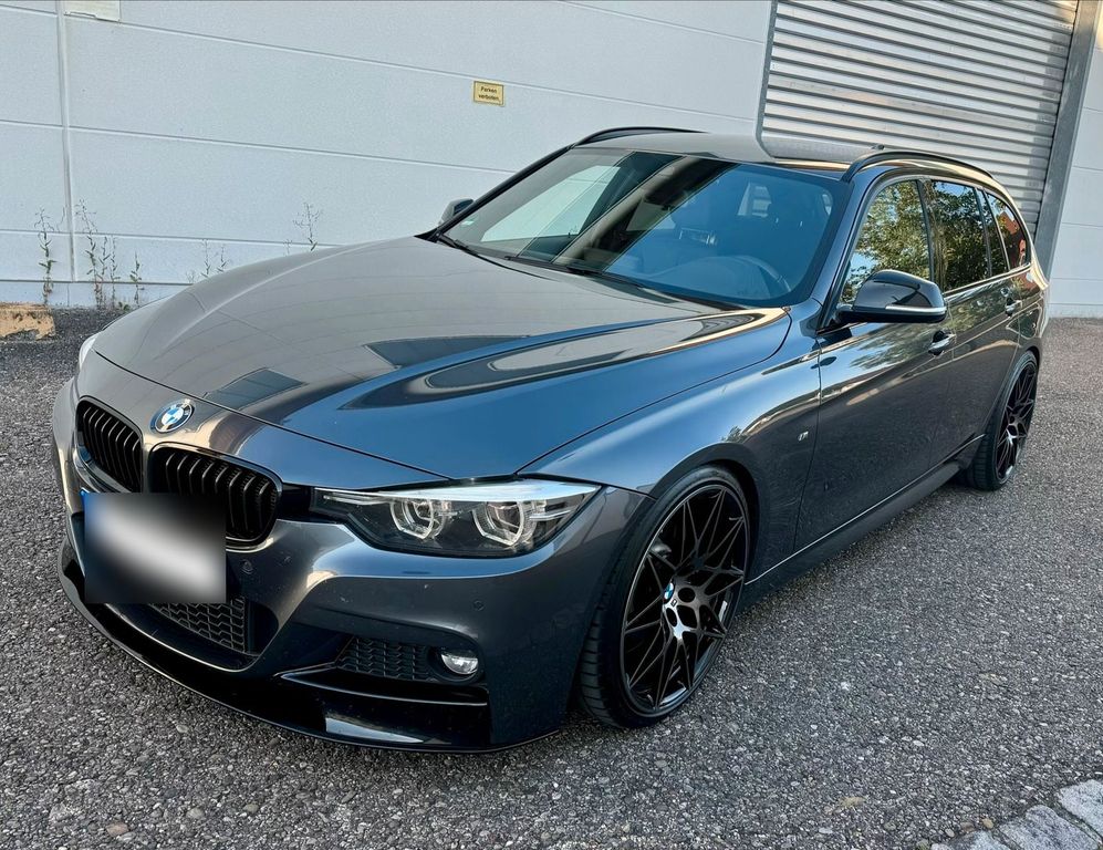 Image of BMW 320