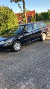 Volkswagen Golf 4 Kombi - Volkswagen Golf aus 2001: Kombi