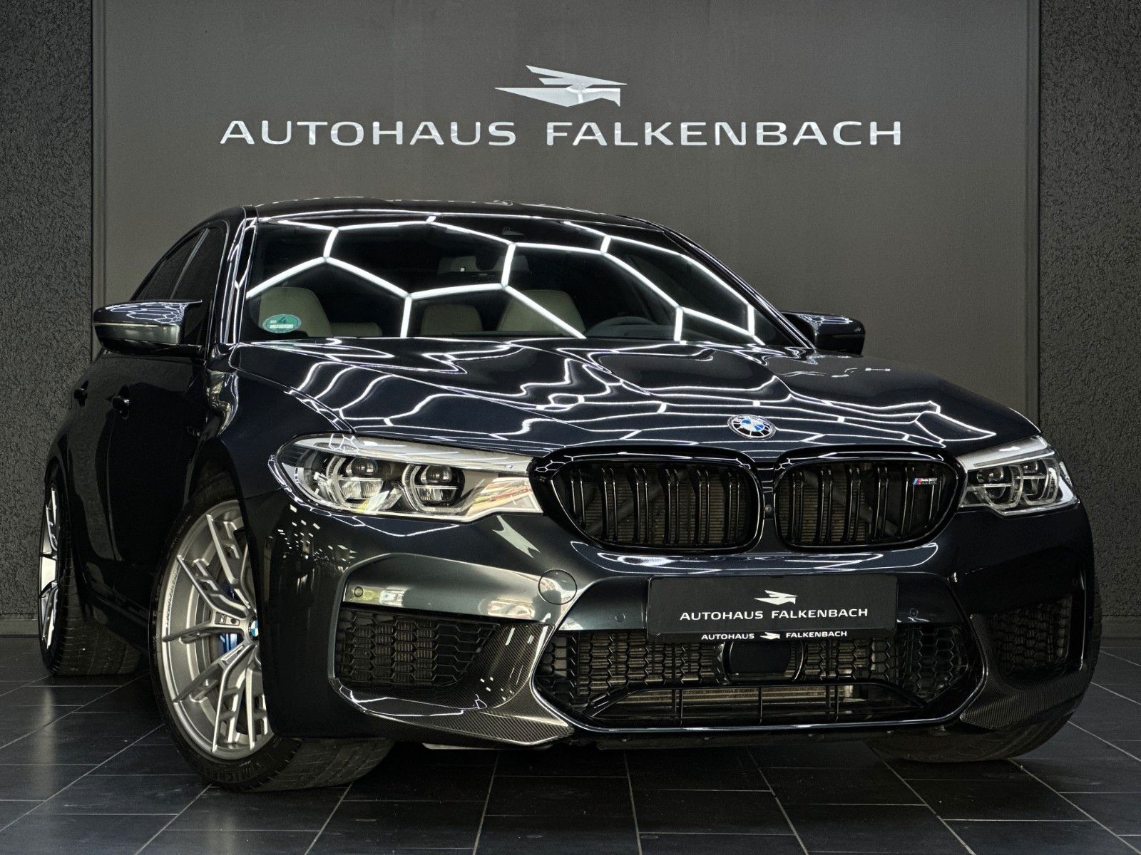 BMW M5*LIMO*CARBON*HUD*MEMORY*HK*DRIVERS PACKAGE*