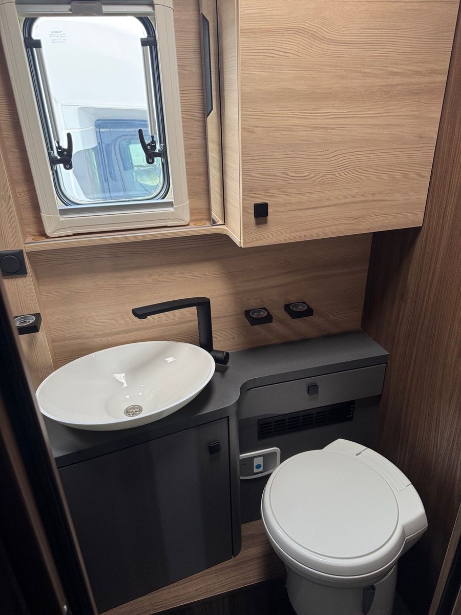 Fahrzeugabbildung Eura Mobil Profila T PT726QF Mondial-Pakete, Zusatzbett