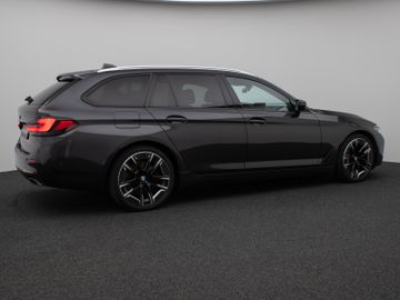 Fahrzeugabbildung BMW 530d Tour Luxury HUD ACC H/K AHK Komfortsitz 20"