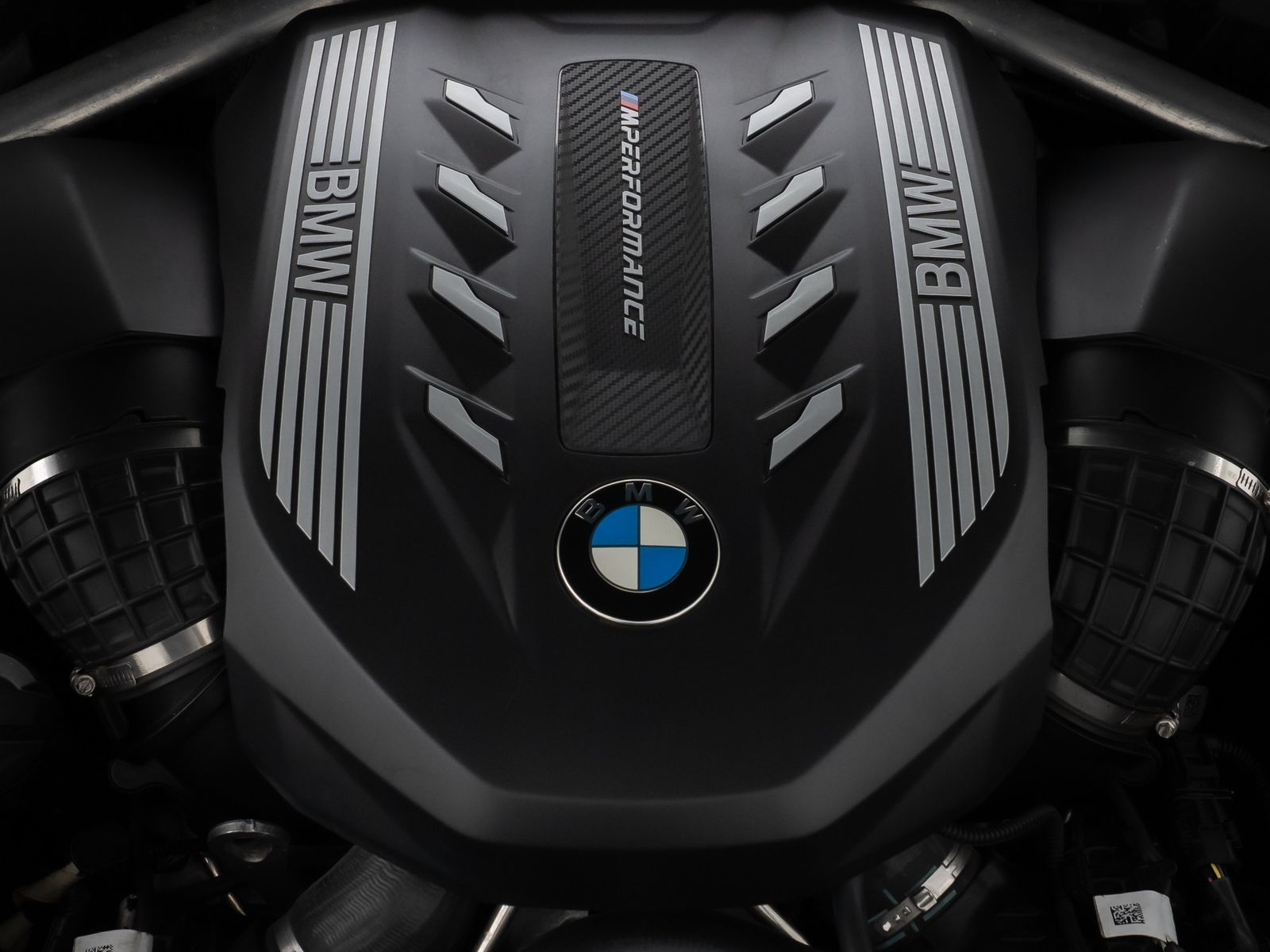 Fahrzeugabbildung BMW X5 M50i Panorama Laser HUD DAB B&W SoftClos Voll