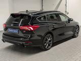 Ford Focus Turnier ST LED/Kam/B&O/Pano/elektr.Heck/AC - Ford Focus: Schwarz, Turnier