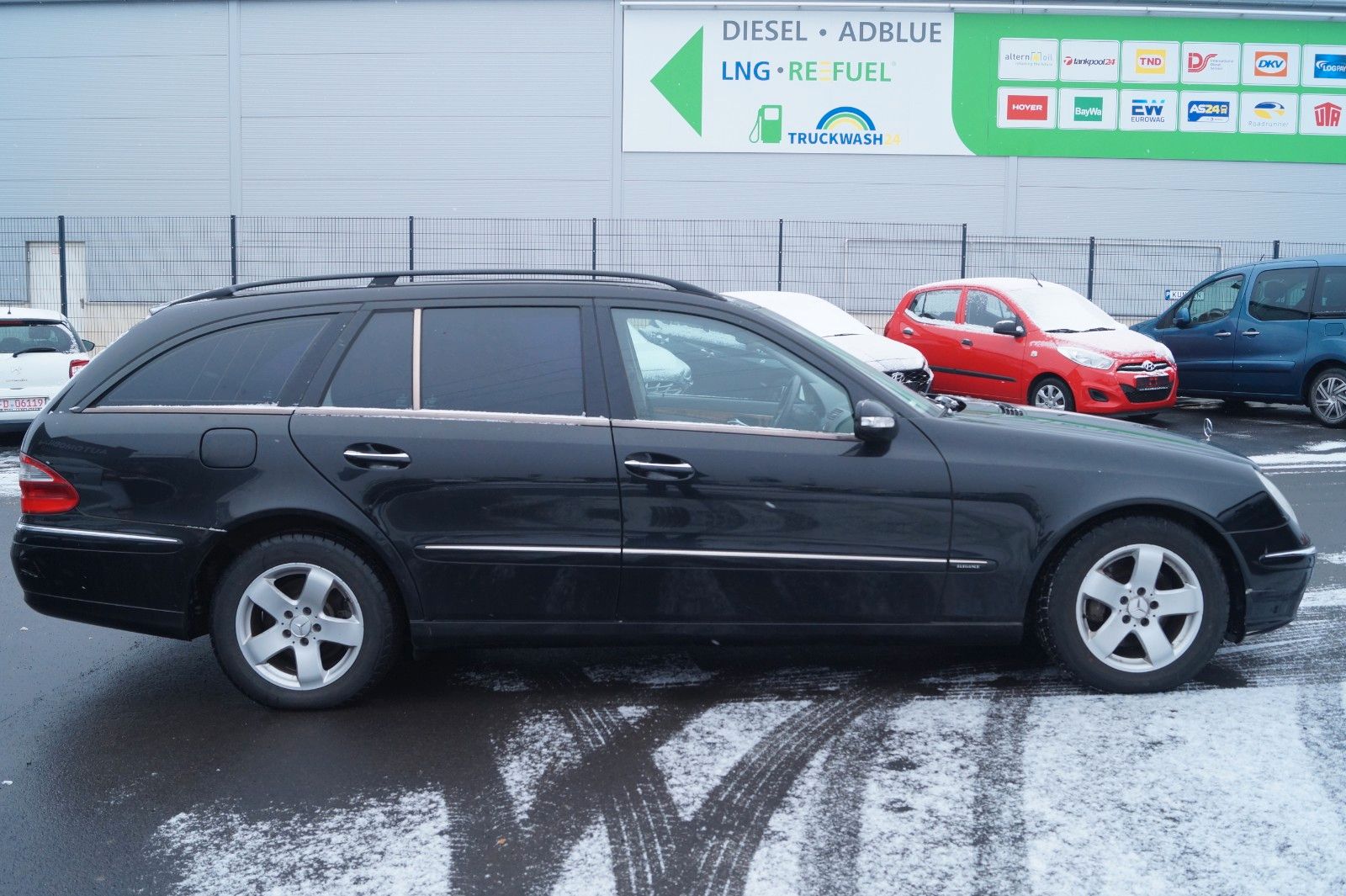 Fahrzeugabbildung Mercedes-Benz E 320 CDI T AVANTGARDE