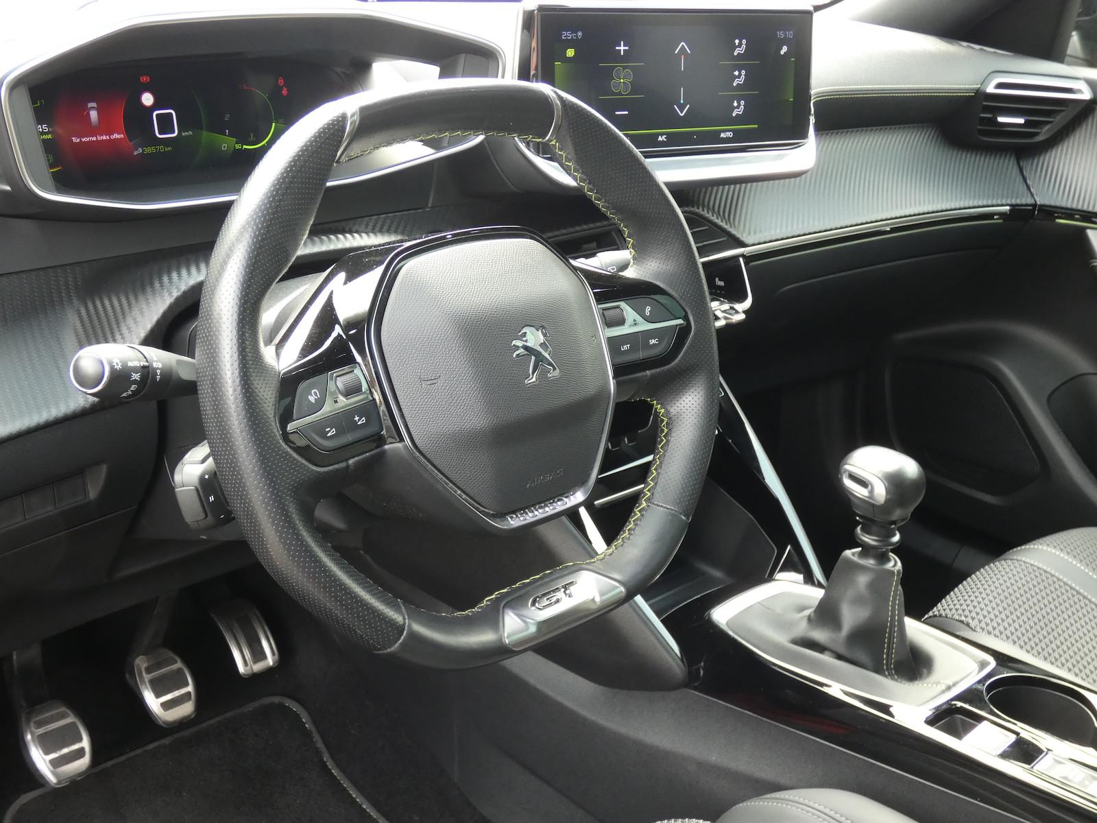 Peugeot 2008 GT-Line *ALU*KLIMA*PDC*SCHIEBEDACH*