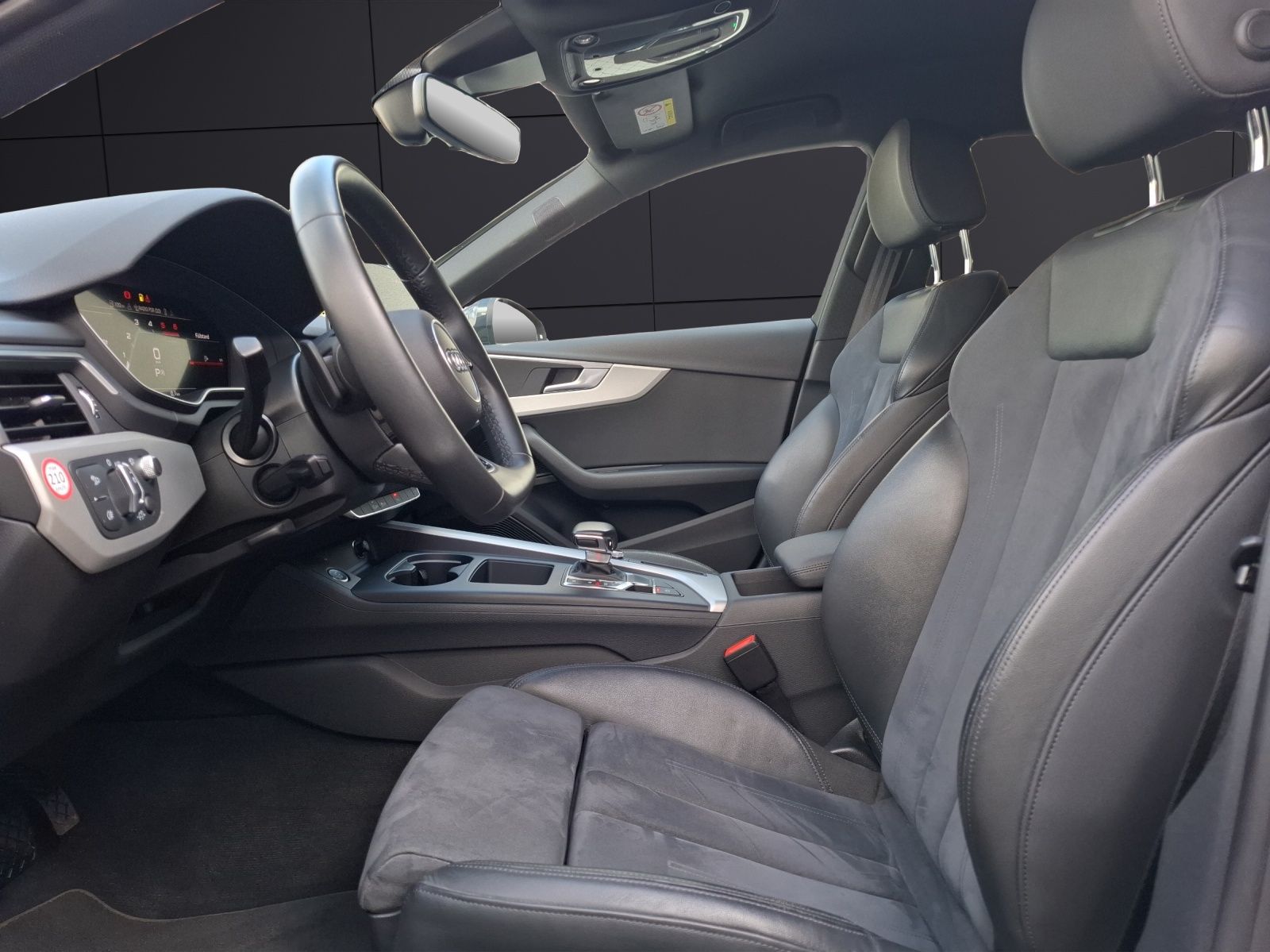 Fahrzeugabbildung Audi A4 Avant 35 TDI advanced S-tronic Navi AVC HUD B