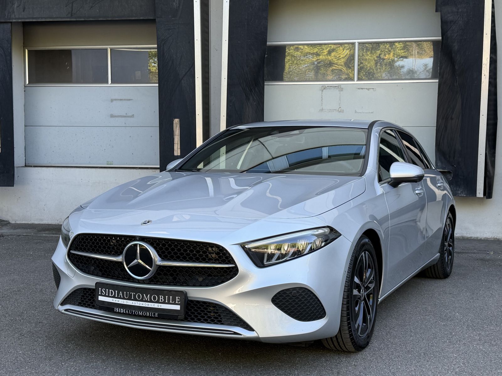 Mercedes-Benz A 220 D Urban LED ACC MBUX 360°Kamera Ambiente foto 2