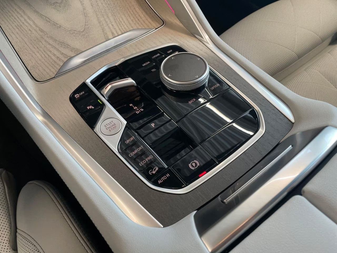 Fahrzeugabbildung BMW X6 30 d xDrive M Sport