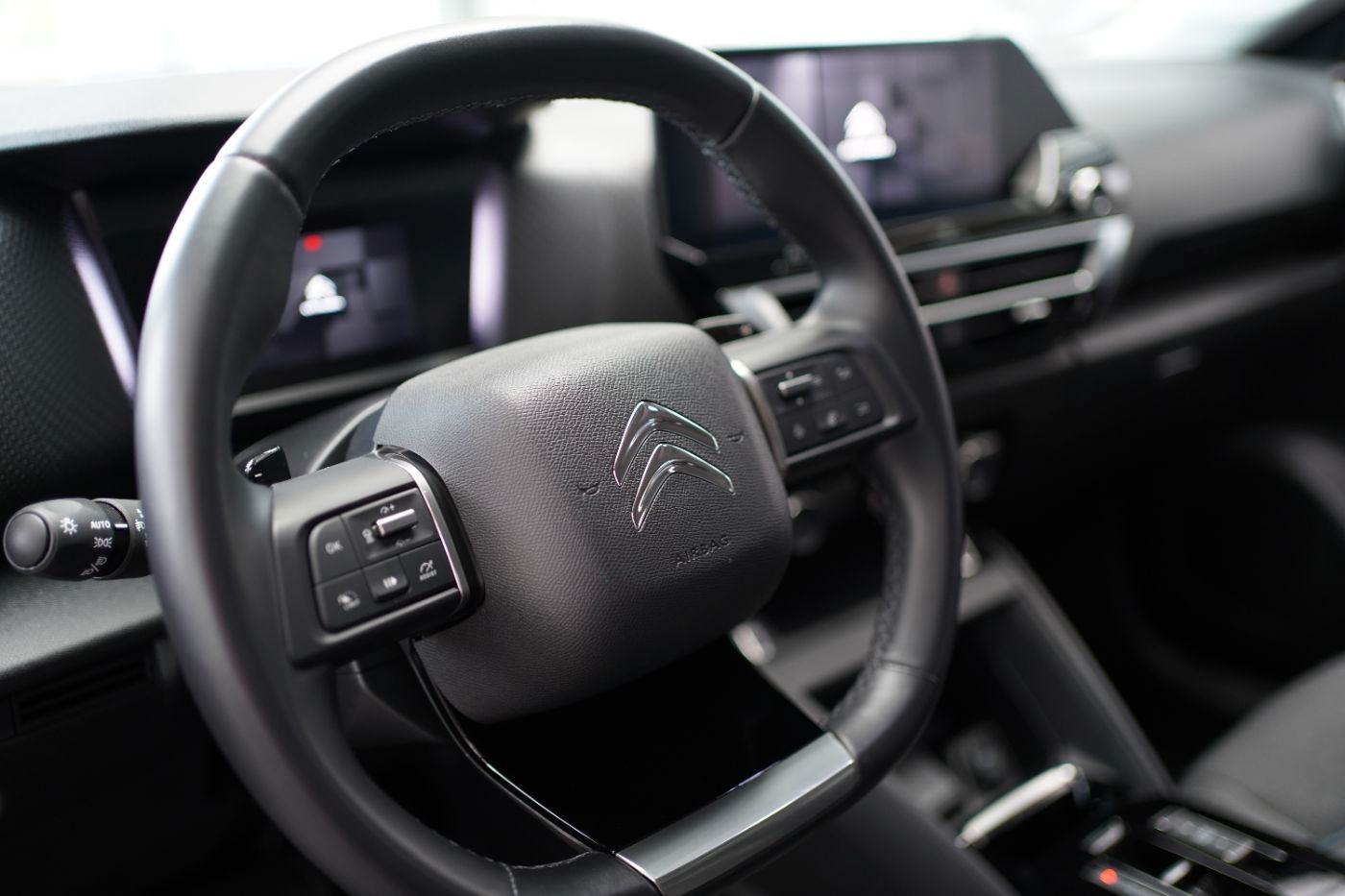 Fahrzeugabbildung Citroën C4 PureTech 130 EAT8 Max Automatik Sitzheizung