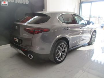Alfa-Romeo Stelvio - 2