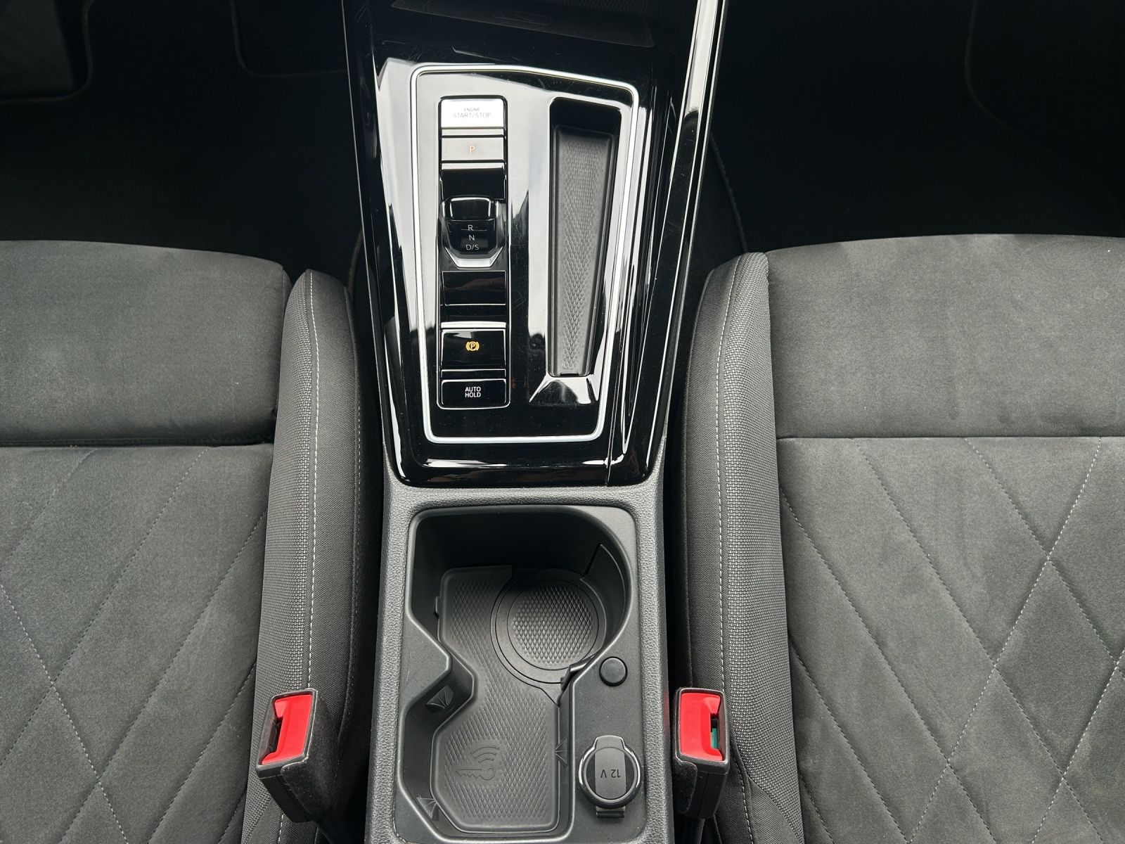 Fahrzeugabbildung Volkswagen Golf VIII Variant Style eTSI DSG LED+ ACC SH LRH