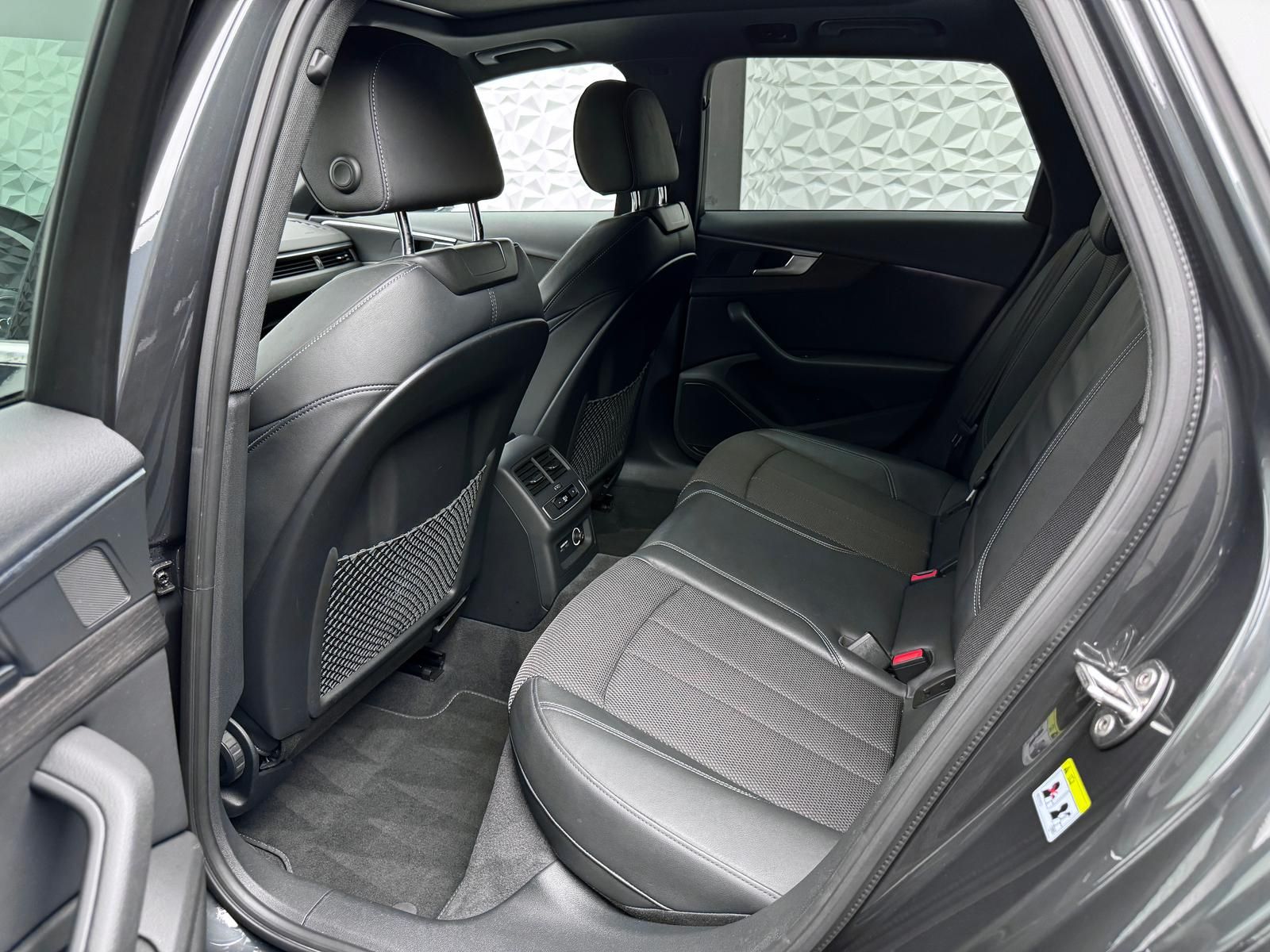 Fahrzeugabbildung Audi A4*40 TDI*S-LINE*PANO*MTRX*ACC*KEY*VIRTUAL*RCAM