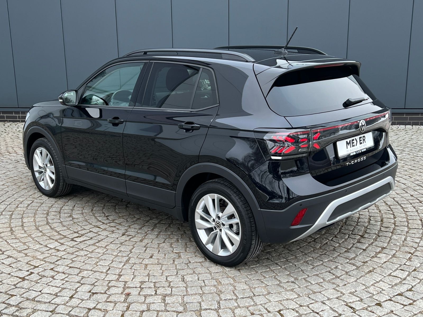 Fahrzeugabbildung Volkswagen T-Cross Life 1.0 TSI *IQ.Light, Rückfahrkamera,