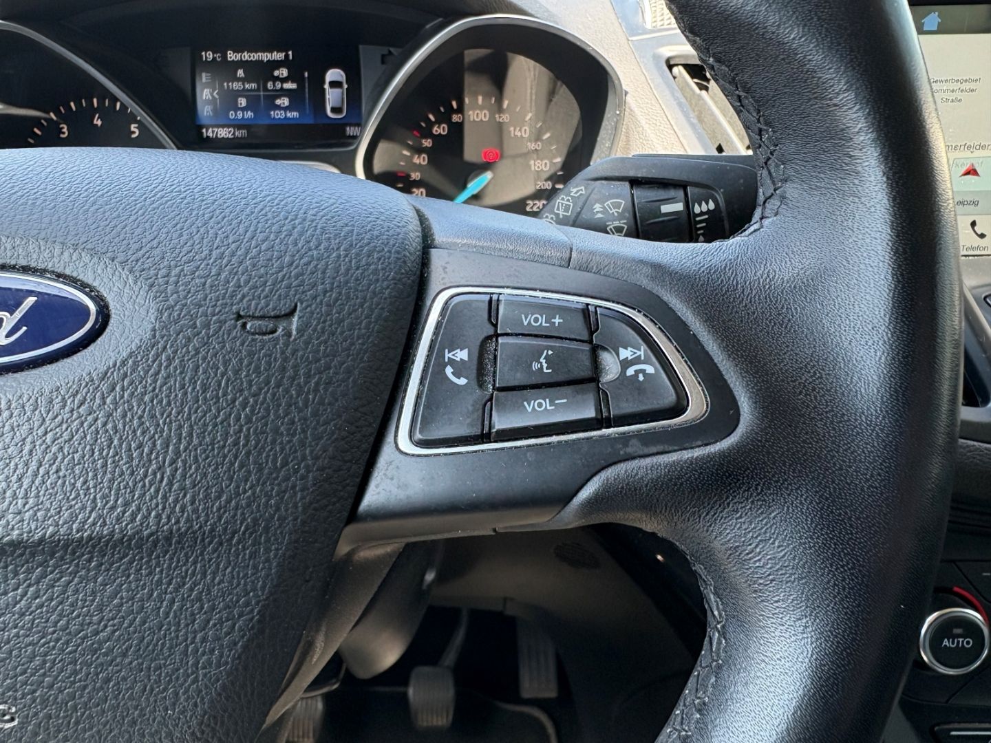 Fahrzeugabbildung Ford Kuga Titanium AHK Beheizbare WSS Allwetter