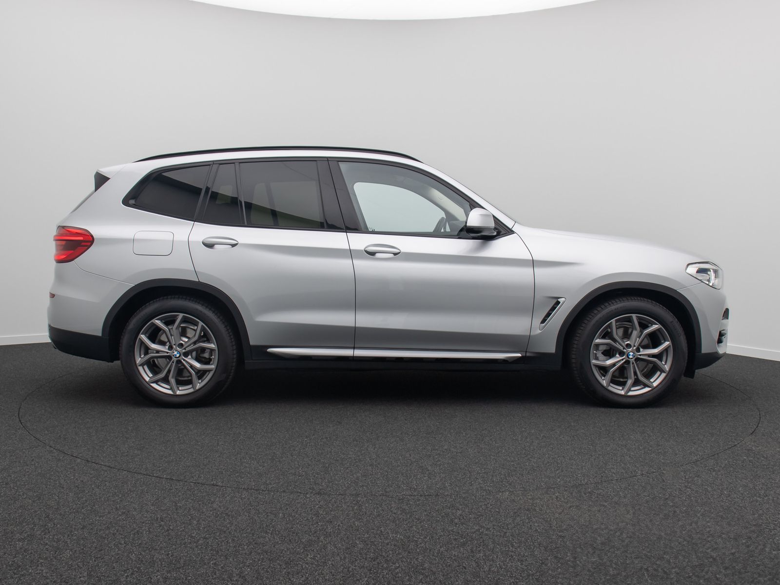 Fahrzeugabbildung BMW X3 xD20d xLine DAB HUD ACC Alarm Sportsitz 19Zol