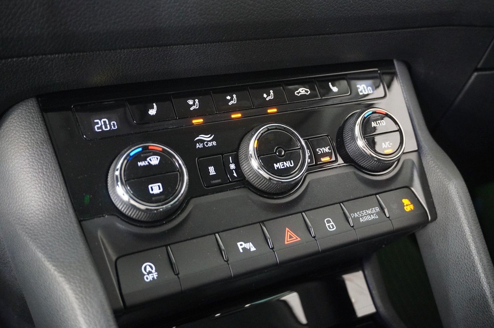 Fahrzeugabbildung SKODA Kodiaq 2.0 TSI STYLE 4X4 7-SITZ NAVI/KAMERA/AHK