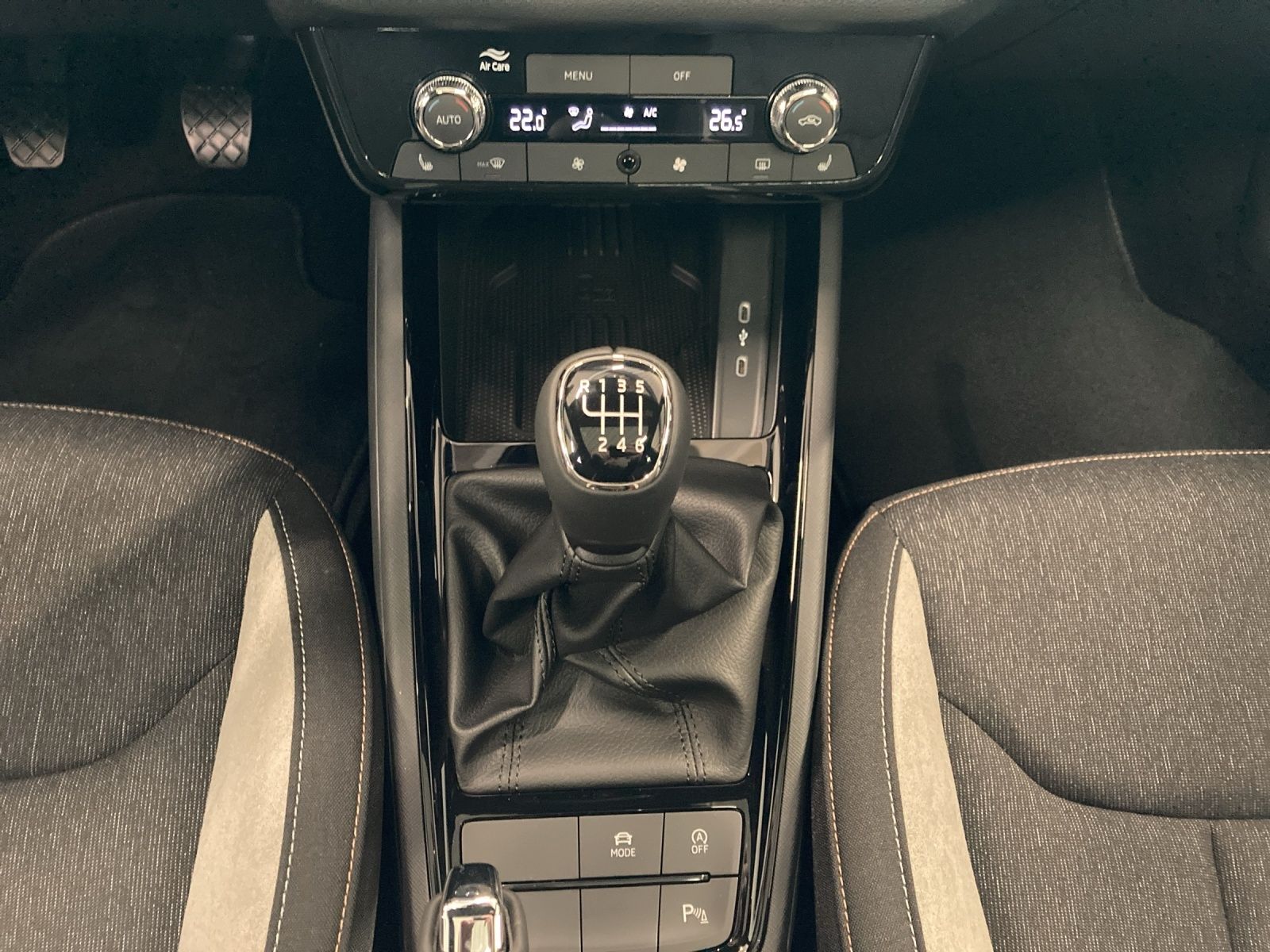 Fahrzeugabbildung SKODA Kamiq TOUR TSI MATRIX PANO DAB RÜCKFK