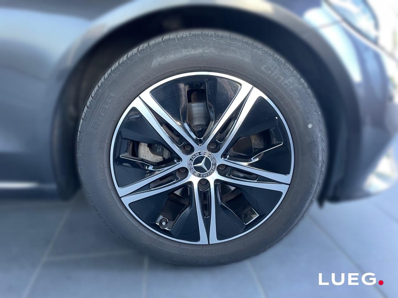 Mercedes-Benz C 180 T AVANTGARDE+AHK+RÜCKFK+LED+NAVI+AMBIENTE