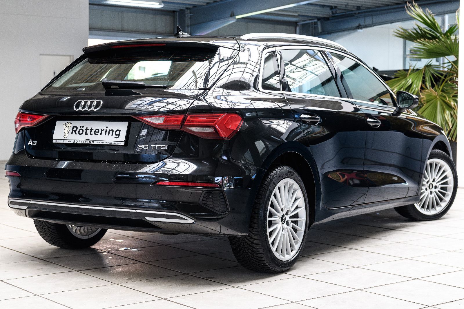Fahrzeugabbildung Audi A3 30 TFSI S tronic advanced Sportback
