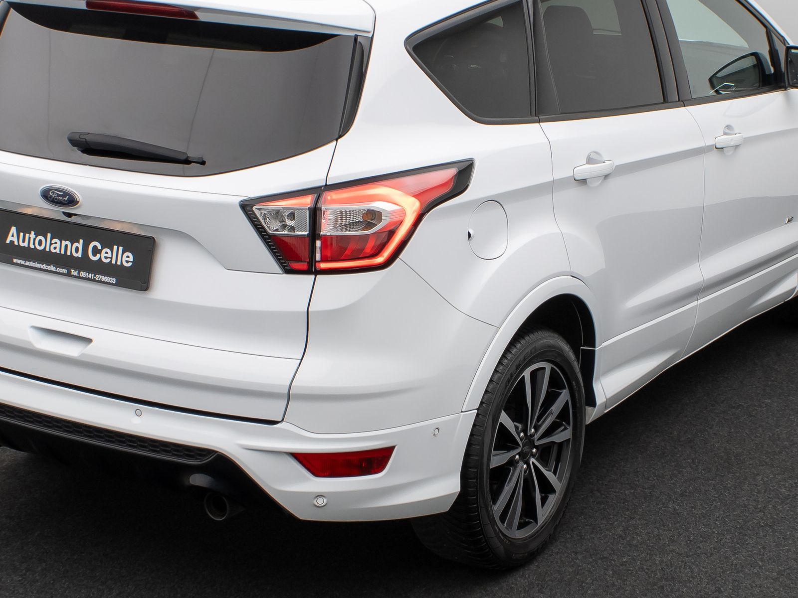 Fahrzeugabbildung Ford Kuga ST-Line Kamera Lenkrhzg Navi AHK Komfort