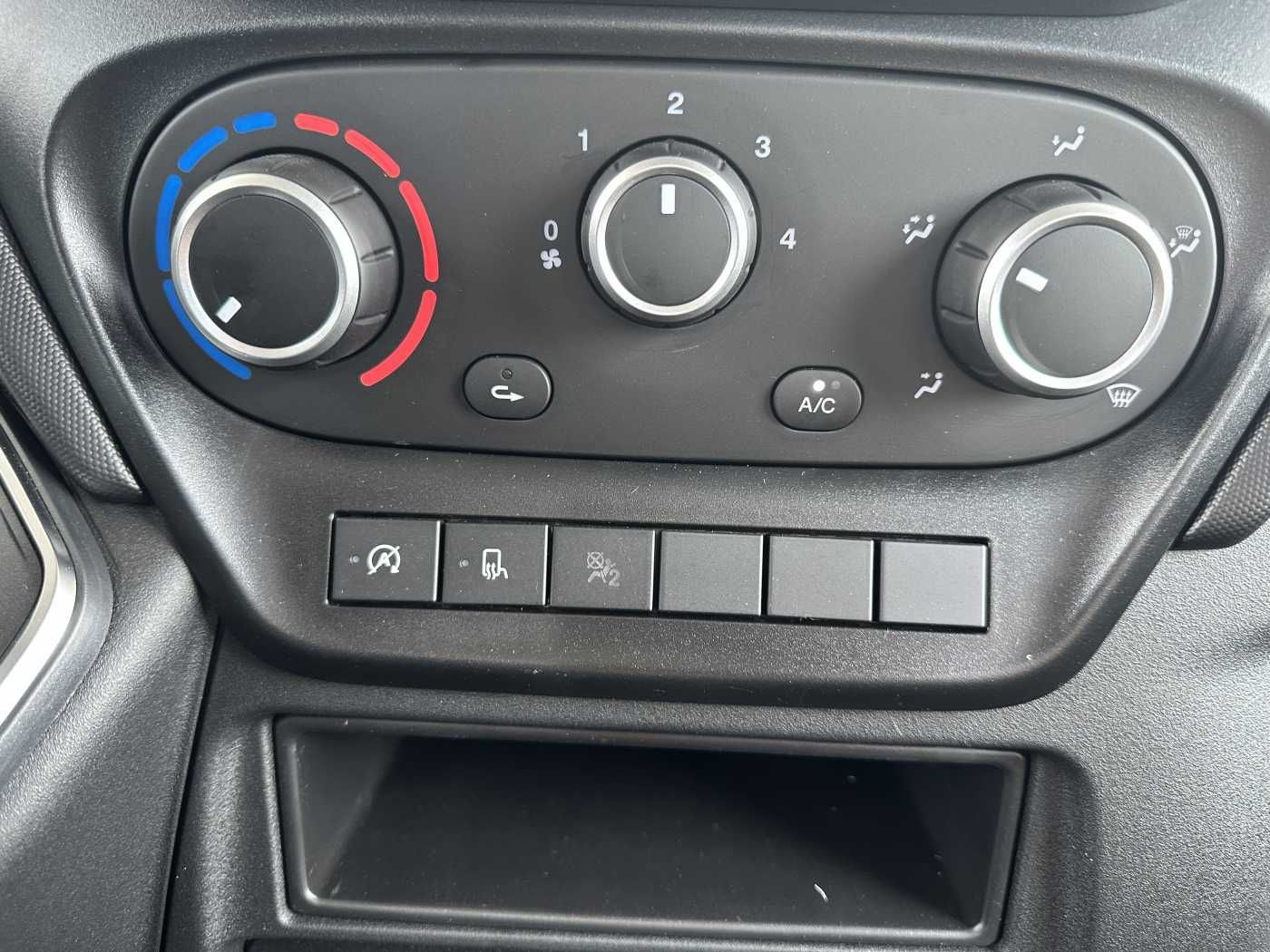 Fahrzeugabbildung Iveco Daily 35S16 A8 Pritsche *R3.450mm*AHK*Automatik*