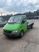 Mercedes-Benz Mercedes Sprinter Pritsche - Mercedes-Benz eSprinter von privat