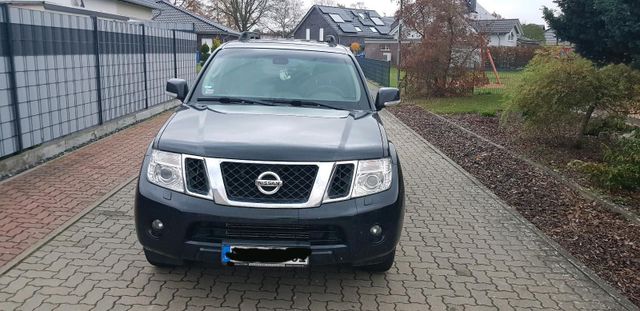 Nissan Pathfinder 3.0 l  V6