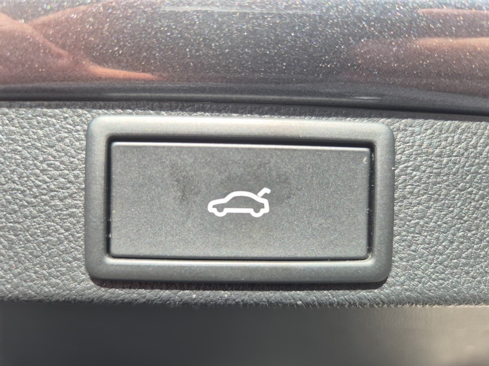 Fahrzeugabbildung SKODA Octavia 1.5 eTSI DSG Selection LED*AHK*5J-Gar.