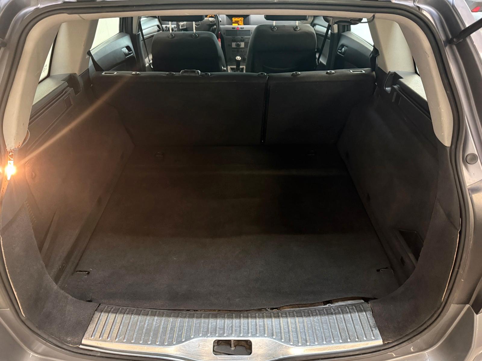 Opel Astra 2006 — photo 18