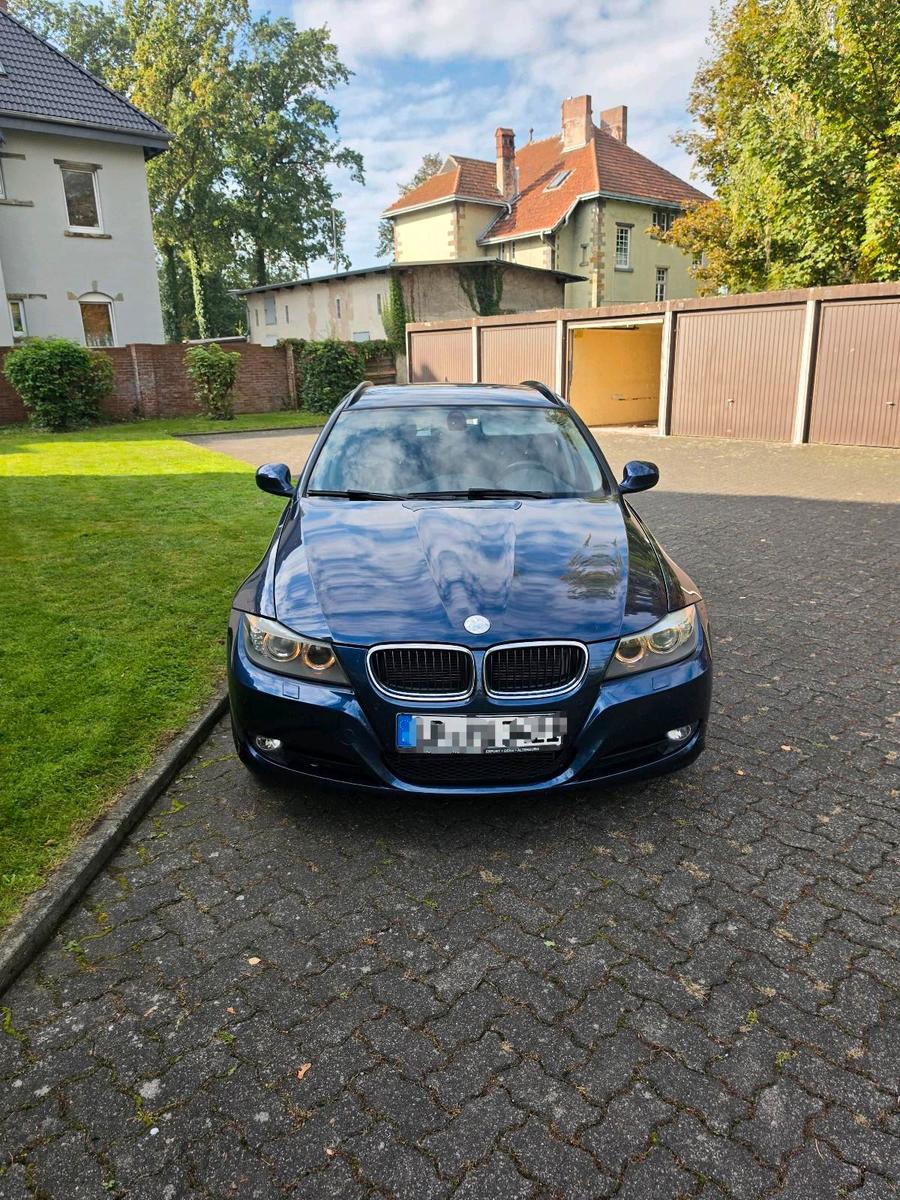 BMW 318, 2011