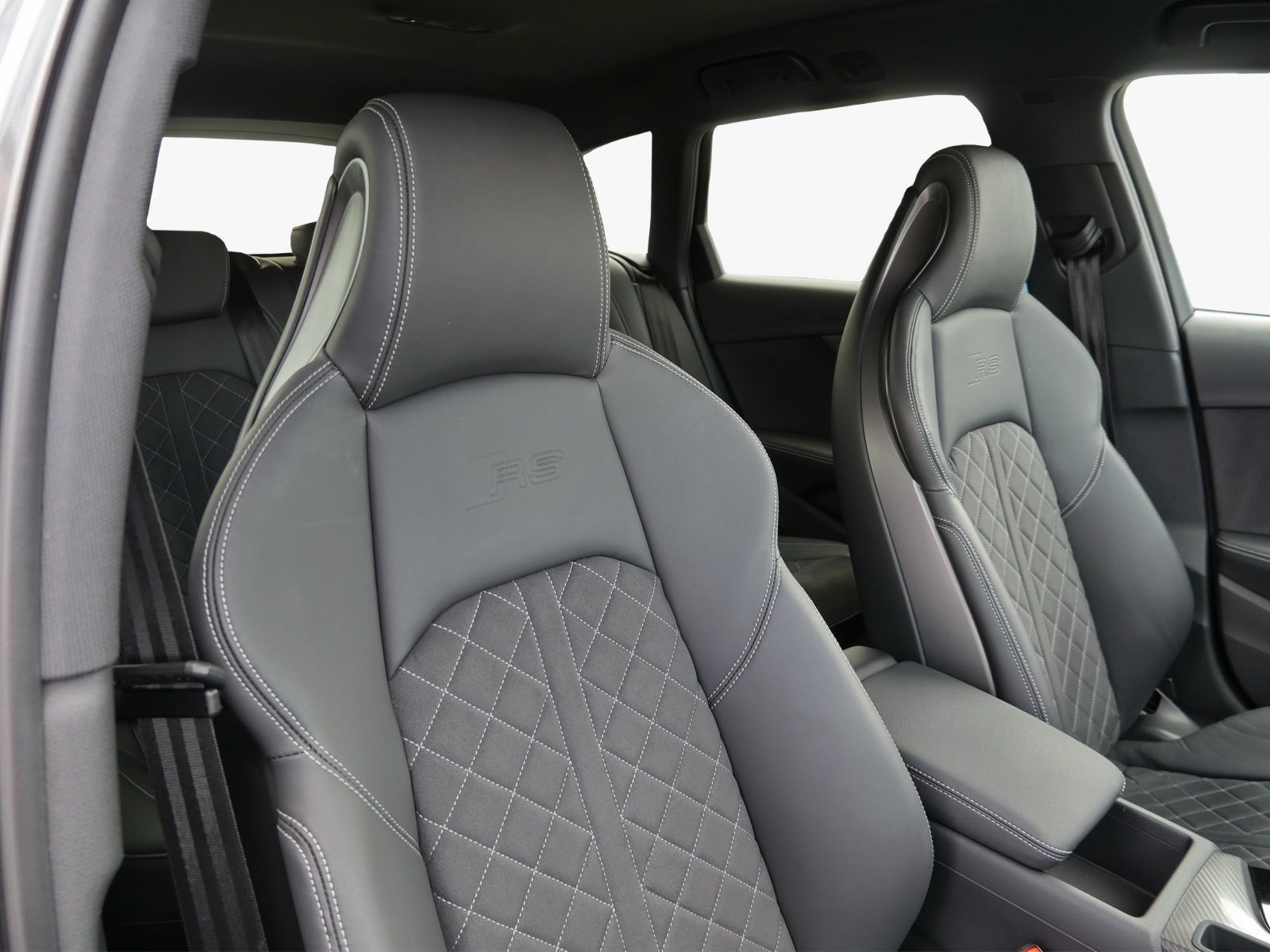 Audi RS4 - Bild 10