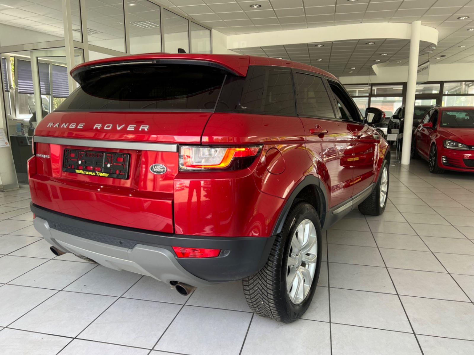 Fahrzeugabbildung Land Rover Range Rover Evoque SE