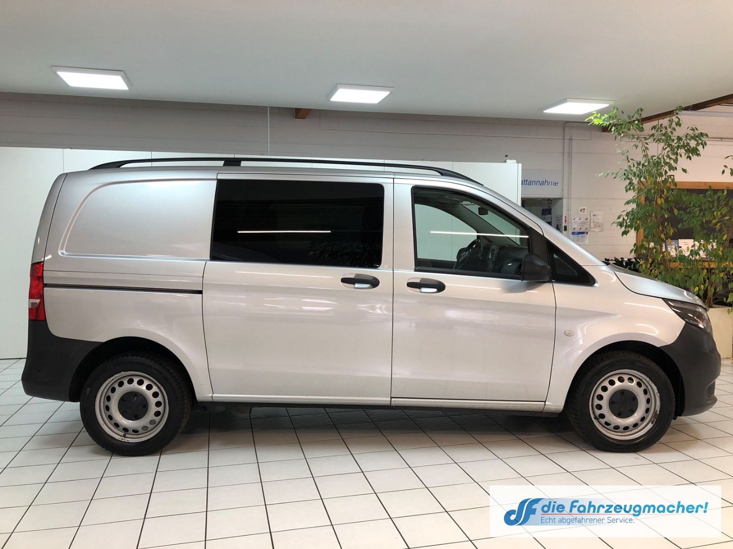 Fahrzeugabbildung Mercedes-Benz Vito Mixto 114 CDI 4x4 kompakt Navi Digitales Co