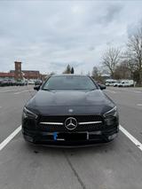 Mercedes-Benz CLA 250 - Mercedes-Benz CLA 250 mit Benzin-Antrieb: Coupe, Automatik