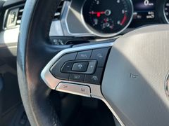 Fahrzeugabbildung Volkswagen Passat Variant 2.0 TDI DSG R-Line LED ACC Kamera