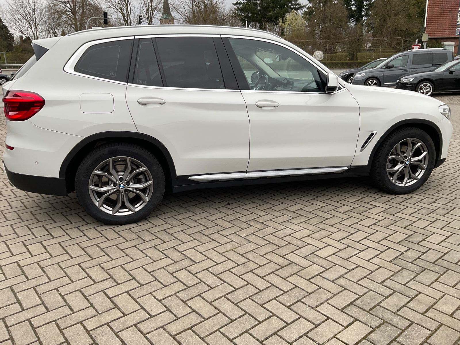 Fahrzeugabbildung BMW X3 xDrive20d AT,AHK,Kamera,HeadUpDisplay
