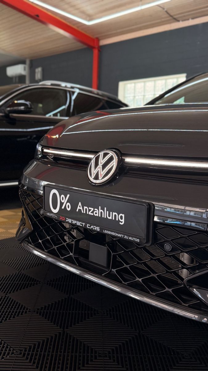 VW Golf Golf VIII 2.0 TSI 4Motion R-Line|PANO|HUD|AHK|19 Vorschau 9