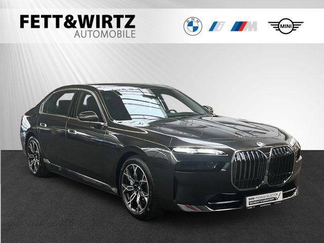 BMW 750e xDrive TV-Fond-Entertainment-Experience