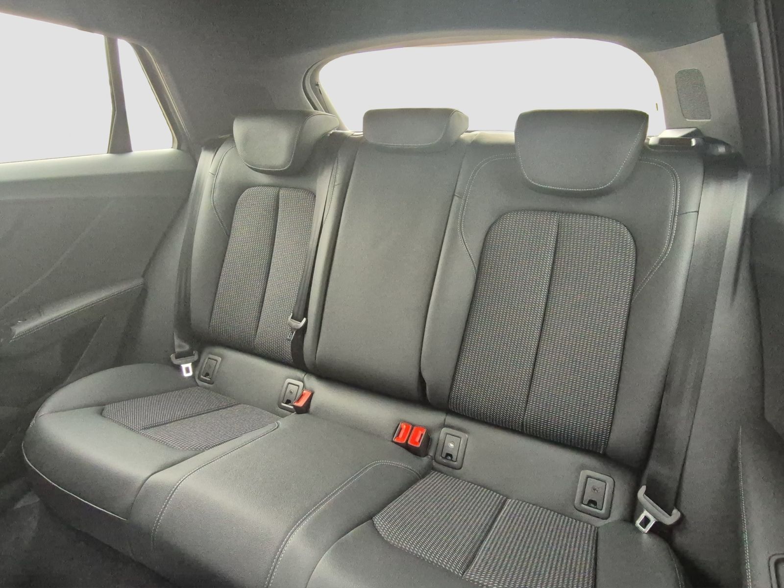 Audi SQ2 - Bild 13