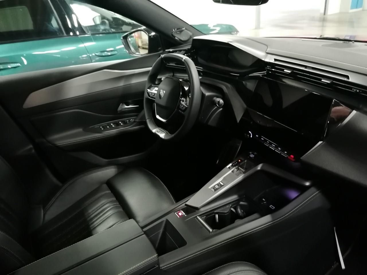 Fahrzeugabbildung Peugeot 408 GT Plugin Hybrid 180 e-EAT8