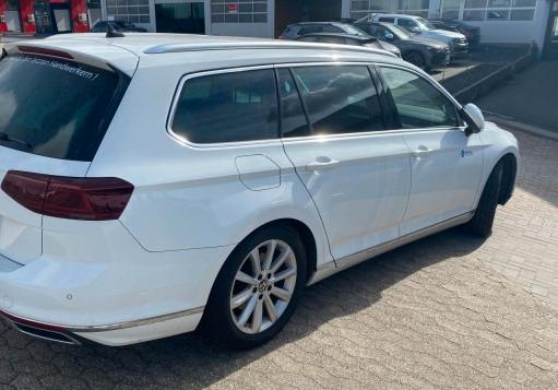 Volkswagen Passat Variant 2.0TDI IQ.LIGHT*ACC*AHK*RFK*ALC/L