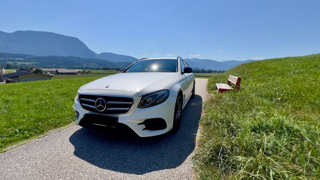 Image of Mercedes-Benz E 220