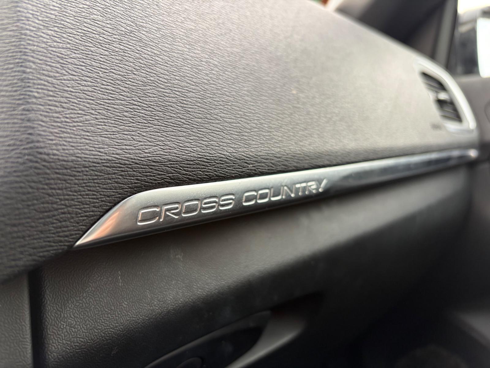 Volvo V40 Cross Country 2015 — фото 17