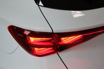 Cupra Leon Sportstourer 1.5 AHK Pano 19Zoll Sennheiser