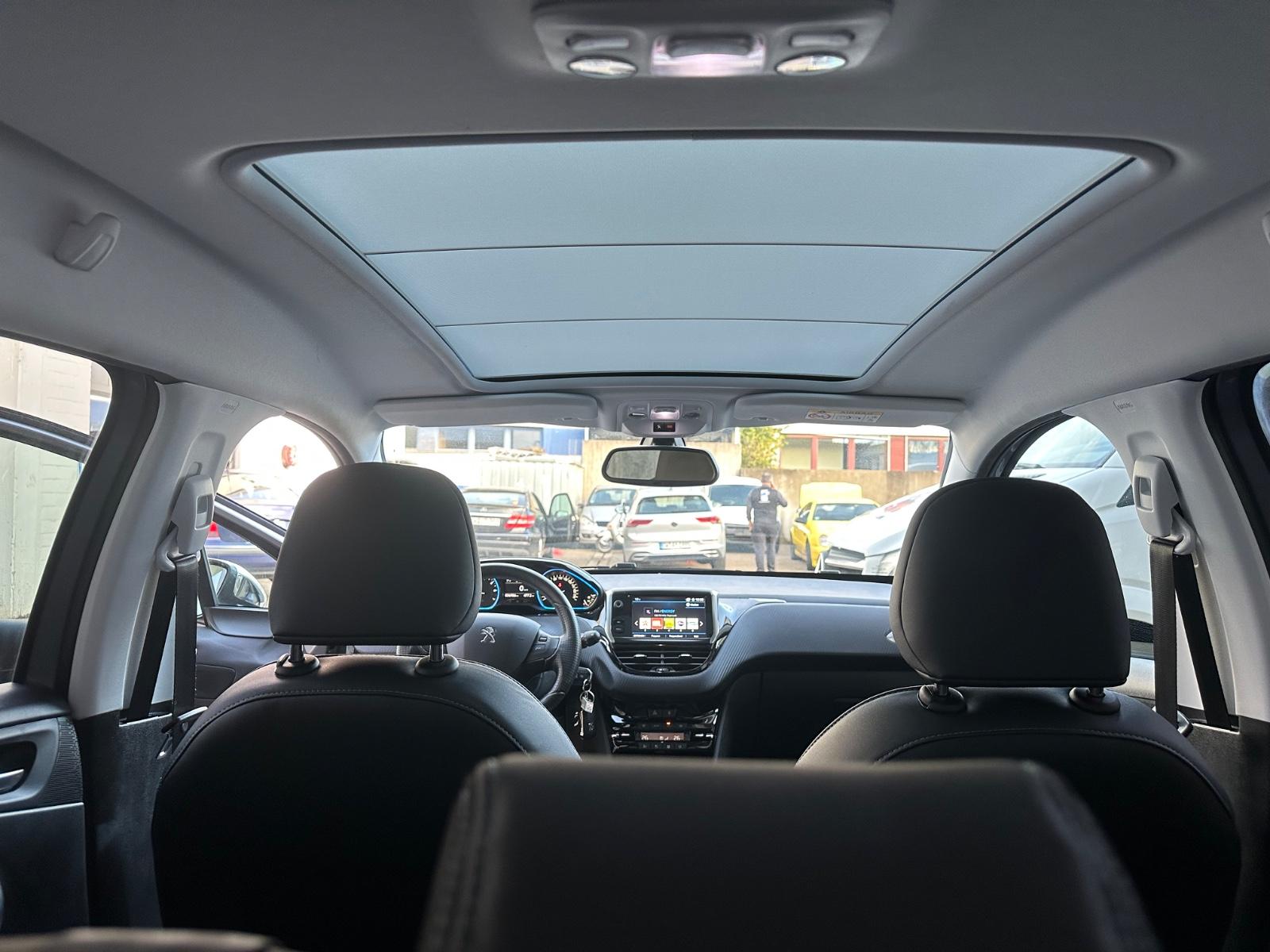 Peugeot 2008 Crossway T-Leder R-Kamera Panorama-Dach